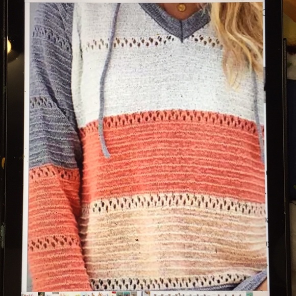 Sweaters - Beautiful Long sleeve color block top